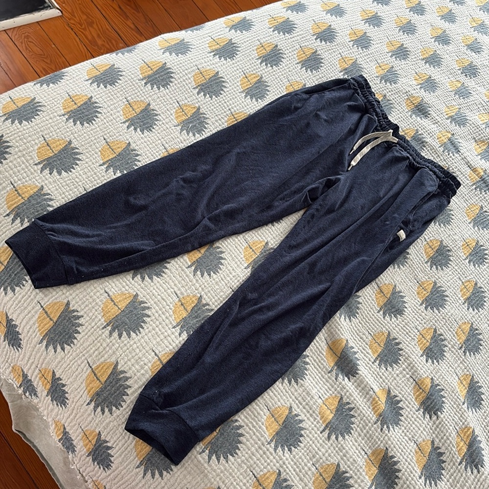 Vuori performance joggers - Women’s Dreamknit. Size Small. Tag missing
